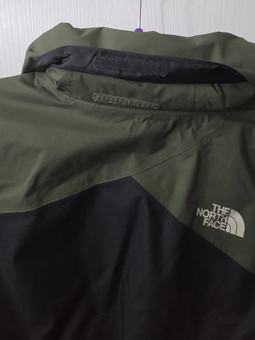 The North Face Men’s Two-Tone Green & Black Waterproof Jacket